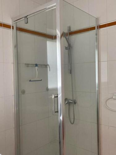 Ванная комната, Appartement spacieux et bien équipé (Appartement spacieux et bien equipe) in Дифферданж