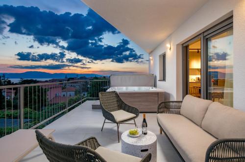 設施, Apartmani Vila Mara M 4 heated pool and whirpool in 奧米沙利