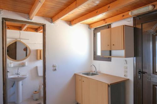 Dream Beyond Luxury Apartments in Ormos Koumeikon