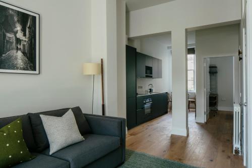 33 Castle Terrace - image 4