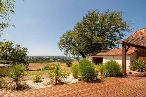 Фасада на хотела, Hameau de Pallanne - Villa de Luxe & Cottages in Saint-Christaud