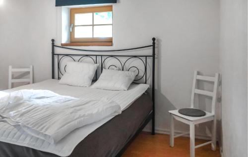 4 Bedroom Beautiful Home In Garsnas in Skraddarod
