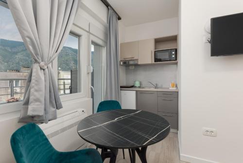 Studio with Sea View image 3
