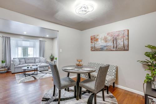 Patio and Fire Pit Willow Grove Family Home in 威洛格魯夫 (PA)