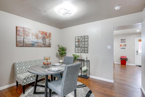 Patio and Fire Pit Willow Grove Family Home in 威洛格魯夫 (PA)