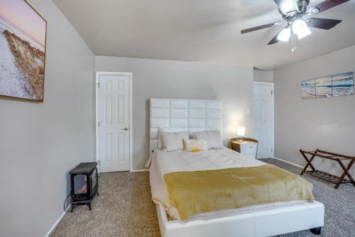 Charming Willow Grove Home with Patio and Fire Pit! Charming Willow Grove Home with Patio and Fire Pit!