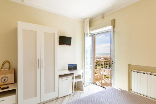 Hotel Lungomare - image 8