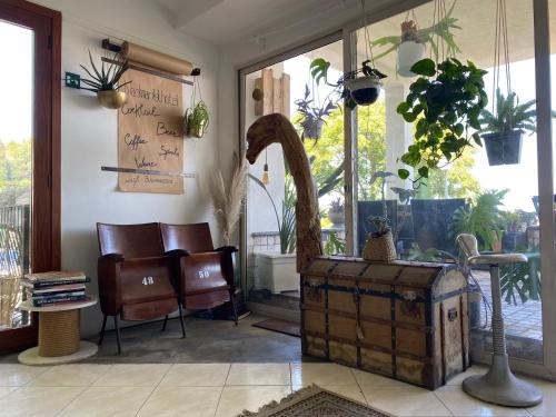 Black Market Hotel - image 9