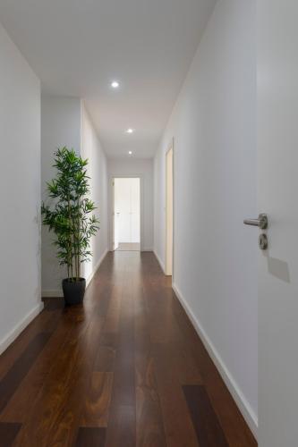 Three-Bedroom Apartment with Ocean View image 10