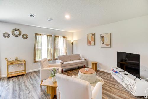 Sunny Palm Coast Home 10 Mi to Flagler Beach! in Palm Coast, USA