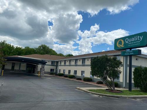 Quality Inn & Suites West Bend