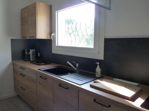 Appartement independant dans villa, entre Frejus et St Raphael near lou caleu