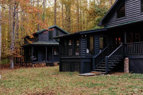 Holden Haus - creek front cabin in Aska, USA