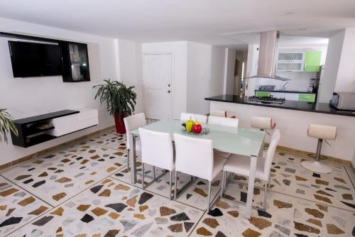 Three-Bedroom Apartment with Sea View image 10