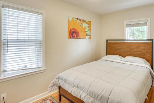 Charming Saint Paul Retreat 7 Mi to Downtown! in Saint Paul, USA