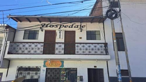 . La Plaza Hospedaje