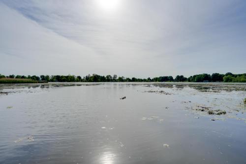 Lakefront Home in Hartford Hot Tub, Kayaks and Dock