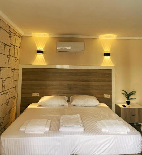 1 king bed