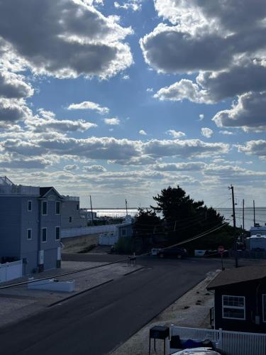 LBI - Pool Hot Tub Beach Block Pet Friendly NEW CONSTRUCTION in Long Beach, USA