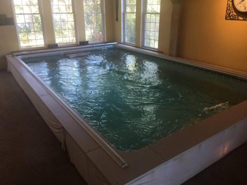 Indoor pool fish 7 free boats June reg 699 sale599 in Bluford, USA