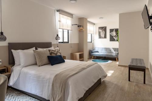 One-Bedroom Apartment image 6