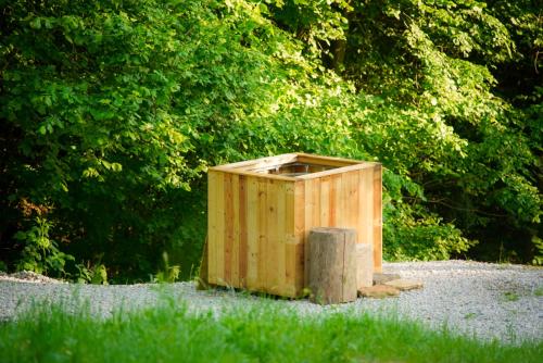 Na samote u lesa obrázok