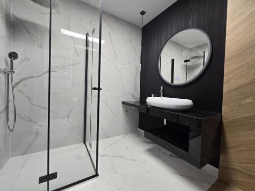 Apartament Stone Hill z basenem i widokiem na góry, Sklářská Poruba (fotografie 8)