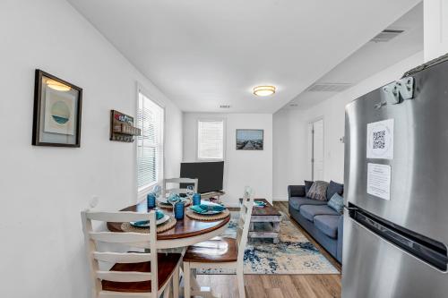 Shared lounge/TV area, Belmar Beach Bungalow 35 Blocks to Sand Fire Pit, Grill, 3 Beach Badges in Belmar