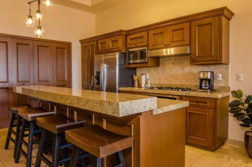 Quivira Golf Course 2 BD PentHouse, Ocean View Quivira Golf Course 2 BD PentHouse, Ocean View