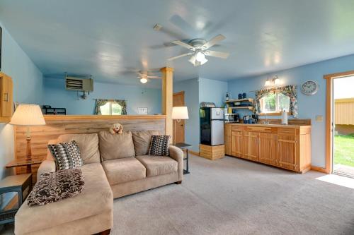 Cozy Catskills Studio Rental with Mountain Views! in Stamford, USA