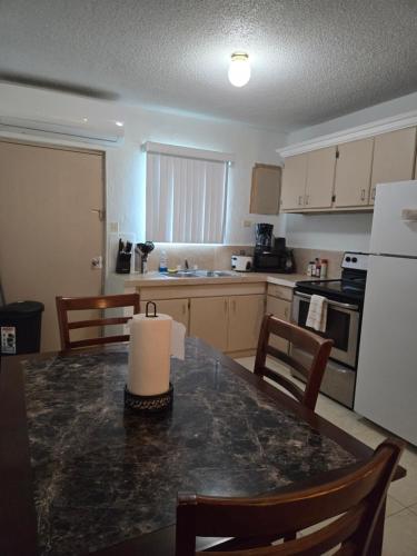 2Bed1Bath - Private and Blissful Retreat in 哈加納