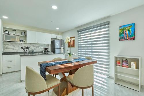 Spacious 1-bdrm condo in heart of Cabo! in Cabo San Lucas, Mexico