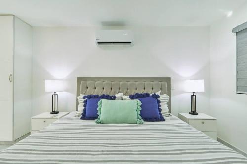 Spacious 1-bdrm condo in heart of Cabo! in Cabo San Lucas, Mexico