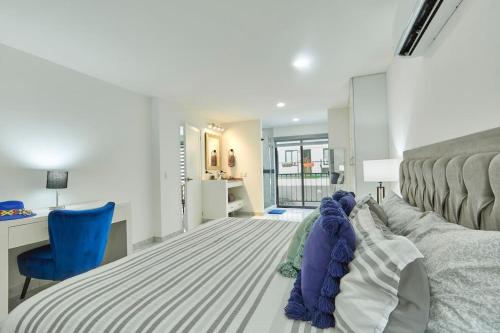 Spacious 1-bdrm condo in heart of Cabo! in Cabo San Lucas, Mexico
