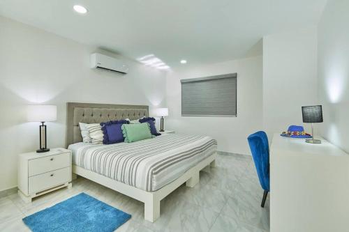 Spacious 1-bdrm condo in heart of Cabo! in Cabo San Lucas, Mexico