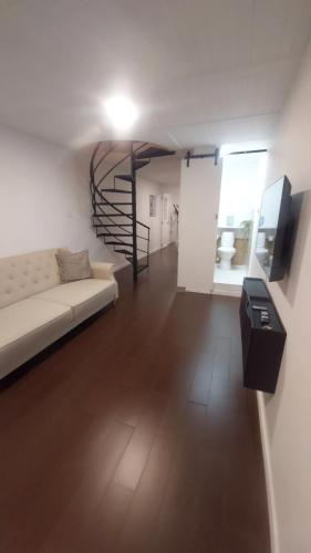 Duplex 131B, Bogota