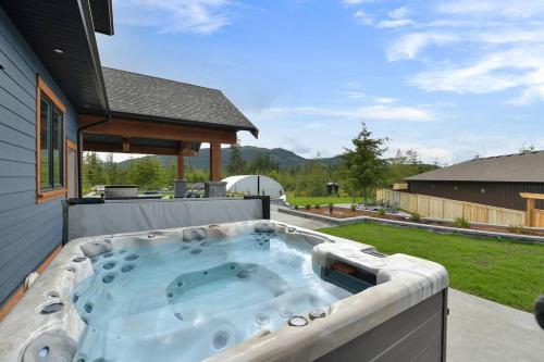 Despard Estate in Shawnigan Lake, Canada