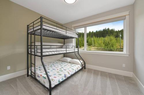 Despard Estate in Shawnigan Lake, Canada