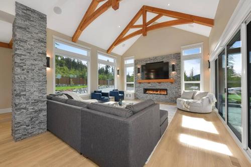 Despard Estate in Shawnigan Lake, Canada