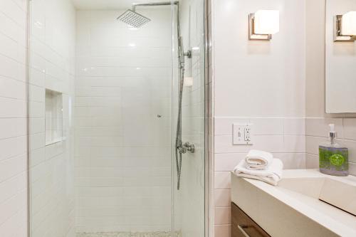 Elegant Gloucester Beach Getaway with Ocean Views! - image 13