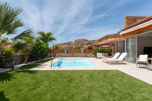 Villa Diana with private swimming pool in Tauro