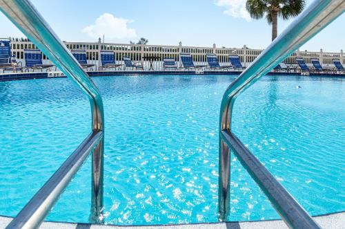 Coastal Bliss Apartment in Indian Shores (Florida)