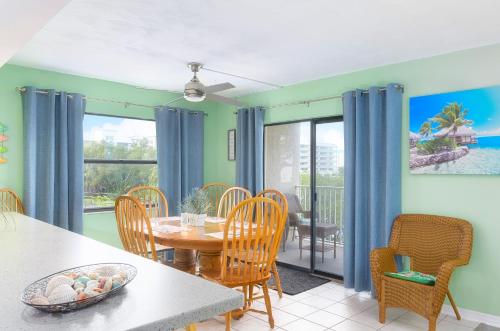 Coastal Bliss Apartment in Indian Shores (Florida)