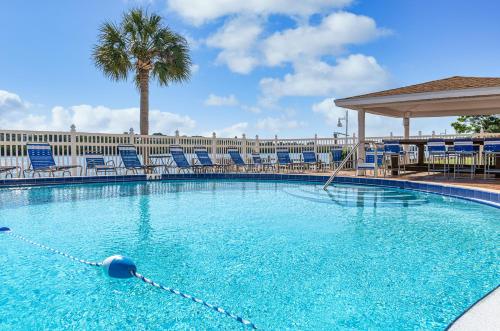 Coastal Bliss Apartment in Indian Shores (Florida)