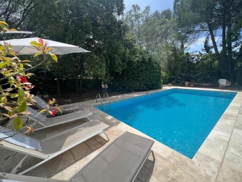 Provençal villa with swimming pool and shaded park - Location saisonnière - Draguignan