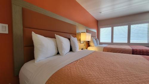 Premium Queen/Queen Room image 7