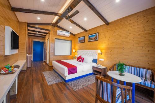 Hotel Wood Stock Luxury - A Boutique Property - Penthouse - Open Air Restaurant & Terrace