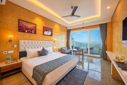 Hotel Wood Stock Luxury - A Boutique Property - Penthouse - Open Air Restaurant & Terrace