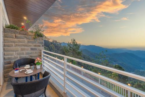 Hotel Wood Stock Luxury - A Boutique Property - Penthouse - Open Air Restaurant & Terrace