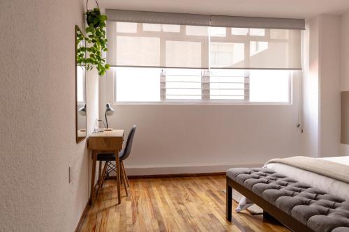 Three-Bedroom Deluxe Apartment image 1